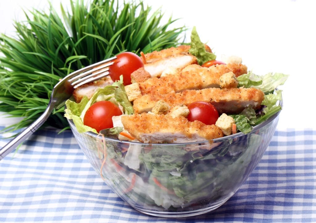 Healthy salad with chicken and vegetables